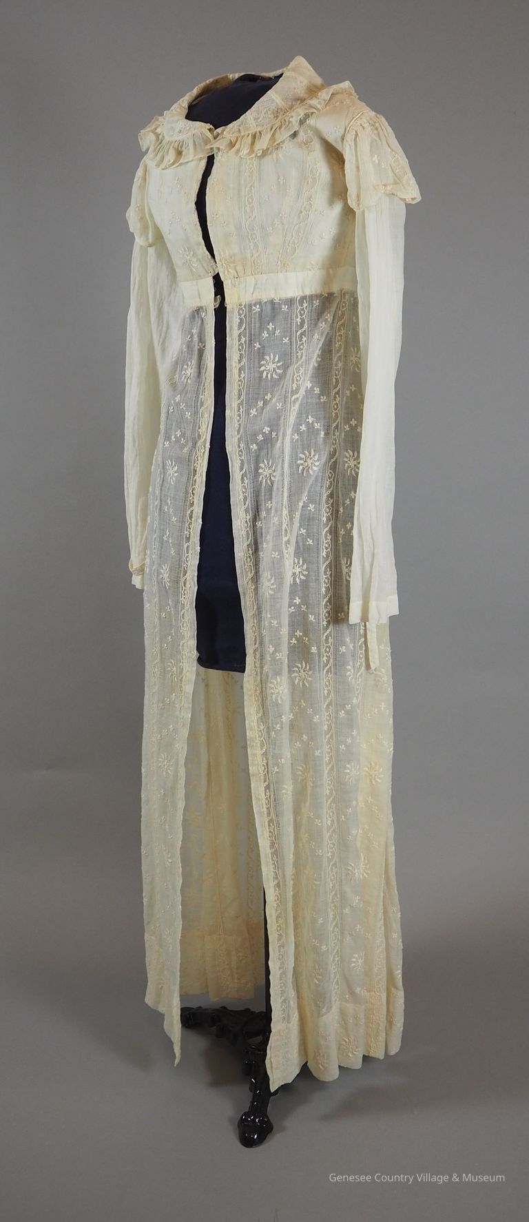 Pelisse - Image 2