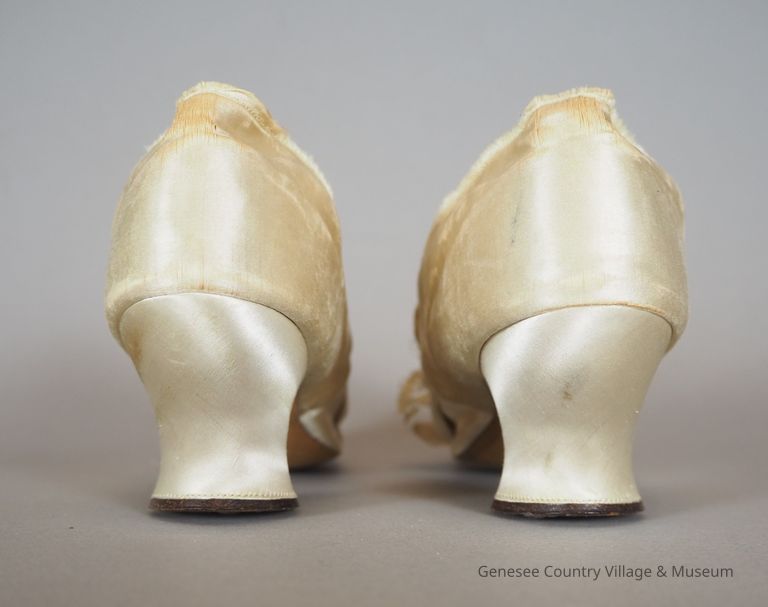 Slippers - Image 9