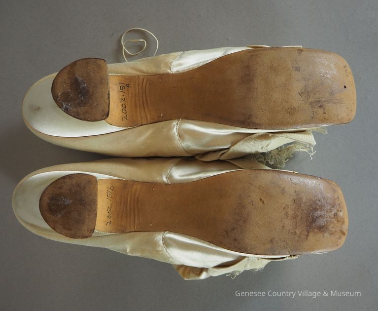 Slippers - Image 10