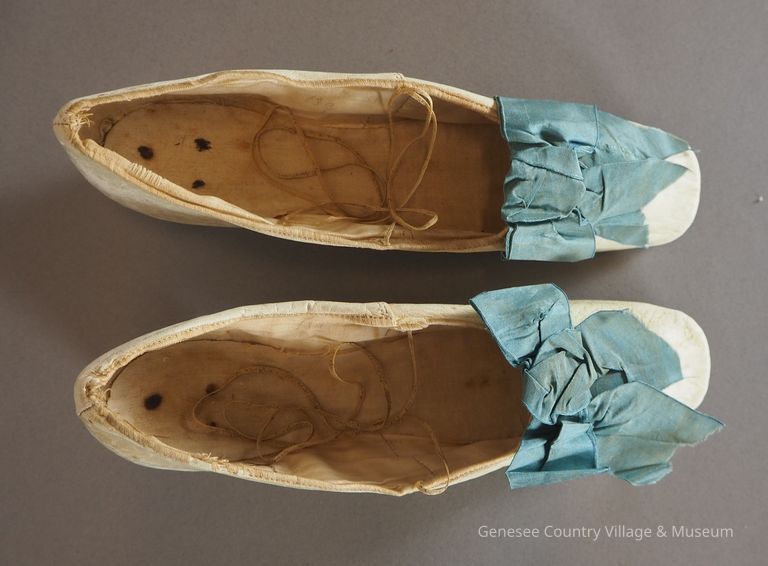 Slippers - Image 2