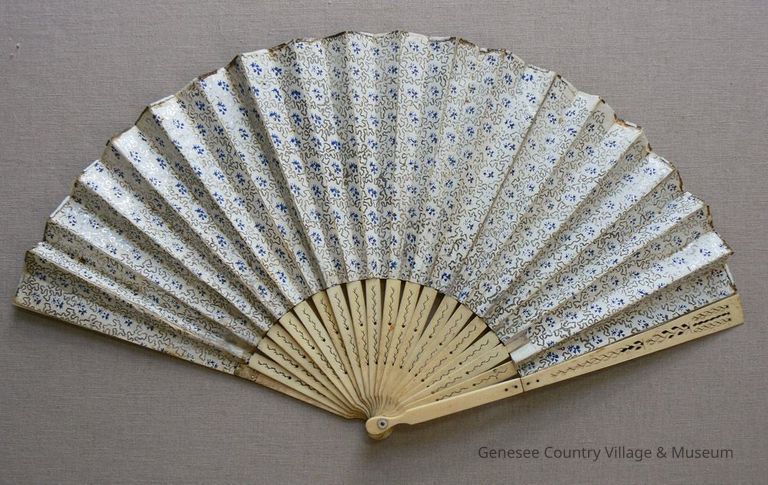 Fan, Hand - Image 2