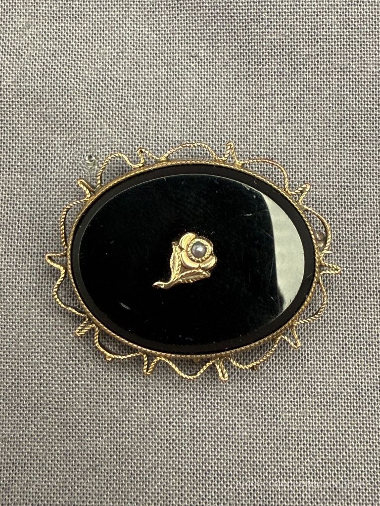 Brooch