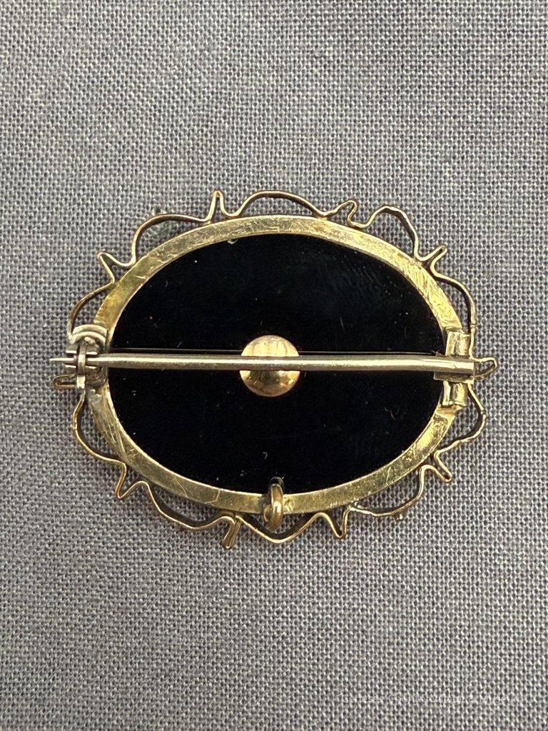 Brooch - Image 3
