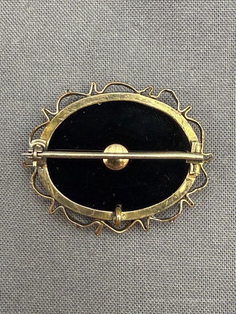 Brooch - Image 4