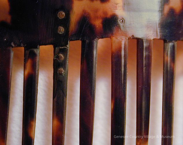Comb, ornamental - Image 2