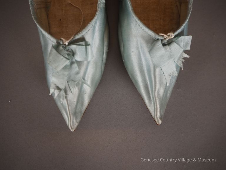 Slippers - Image 3