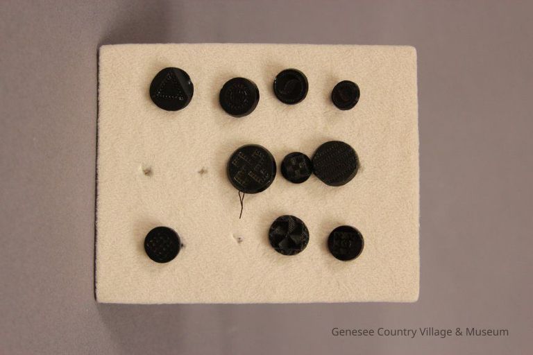 Button - Image 9