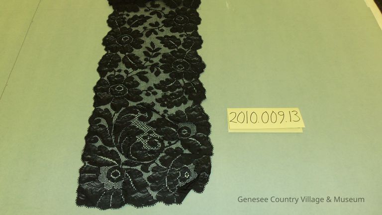 Scarf, Lappet