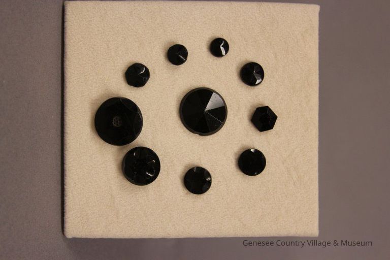 Button - Image 11