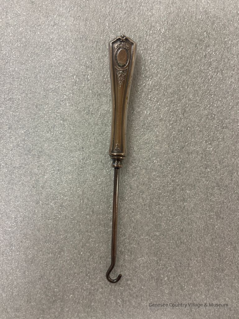 Buttonhook