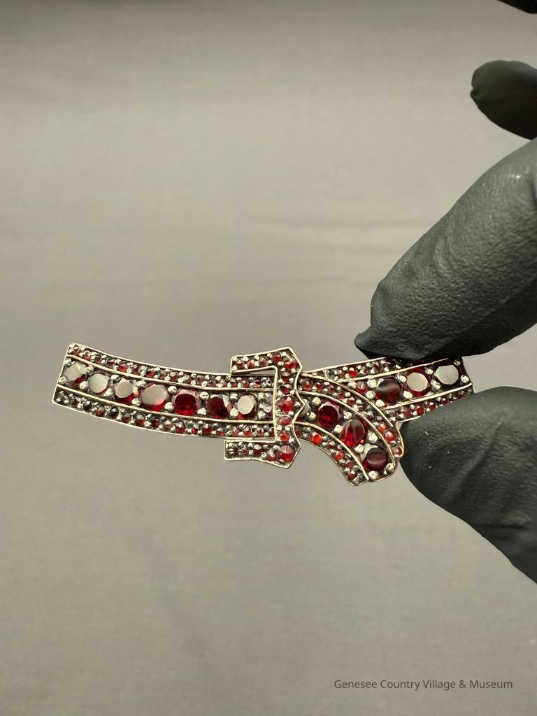 Brooch - Image 4