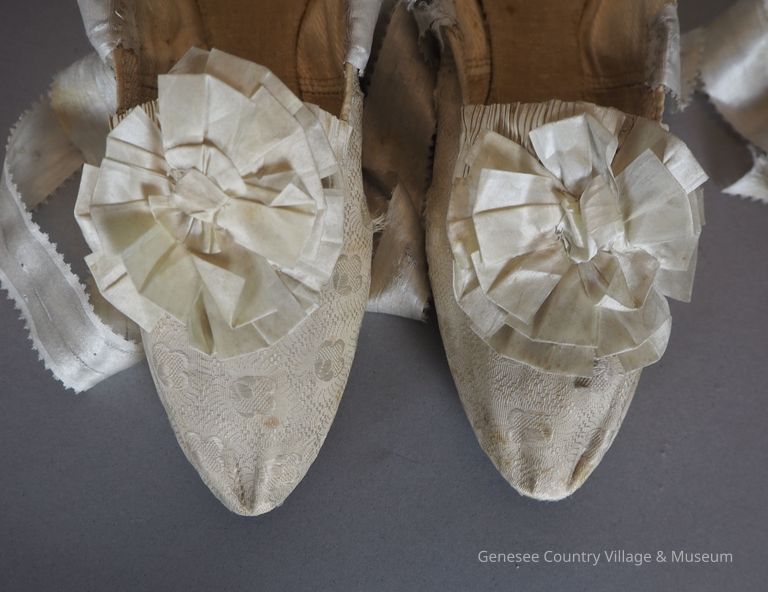 Slippers - Image 3