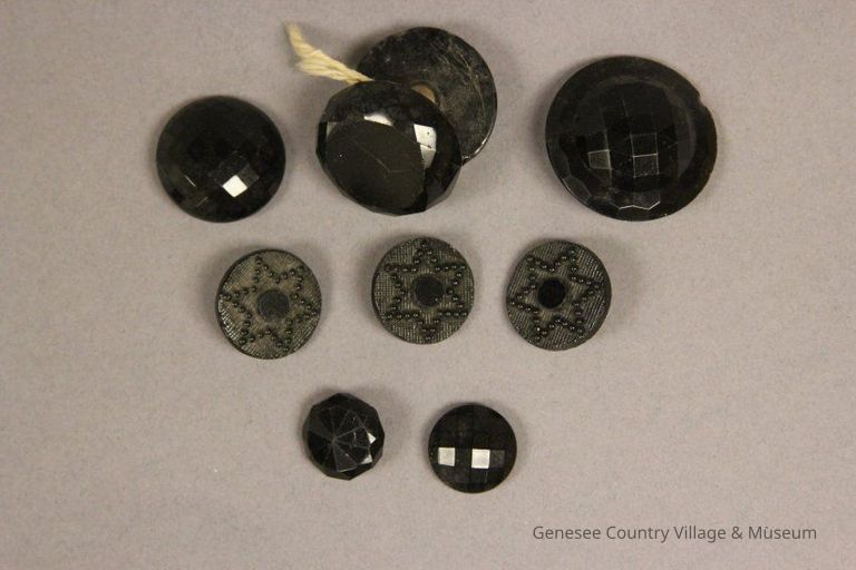 Button - Image 14