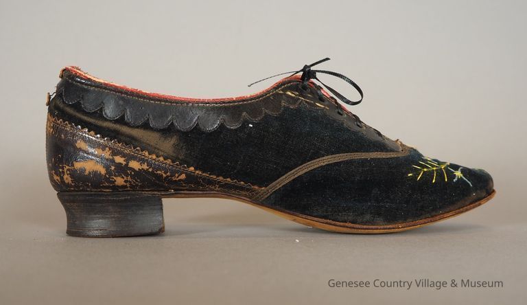 Shoes - Image 4