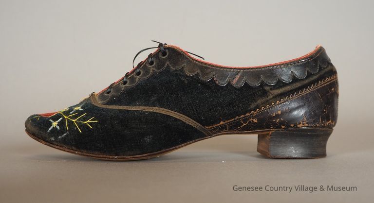 Shoes - Image 5