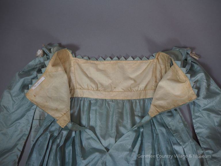 Evening Dress - Image 19