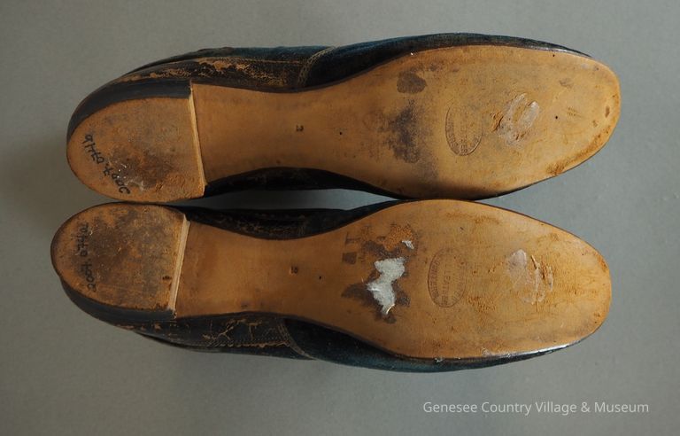Shoes - Image 10