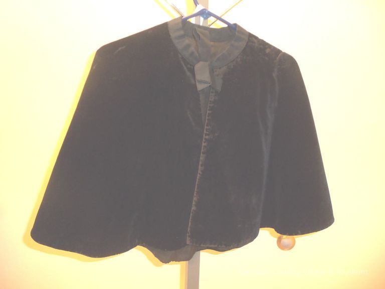Cape - Image 2