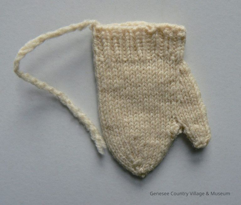 Doll Mitten
