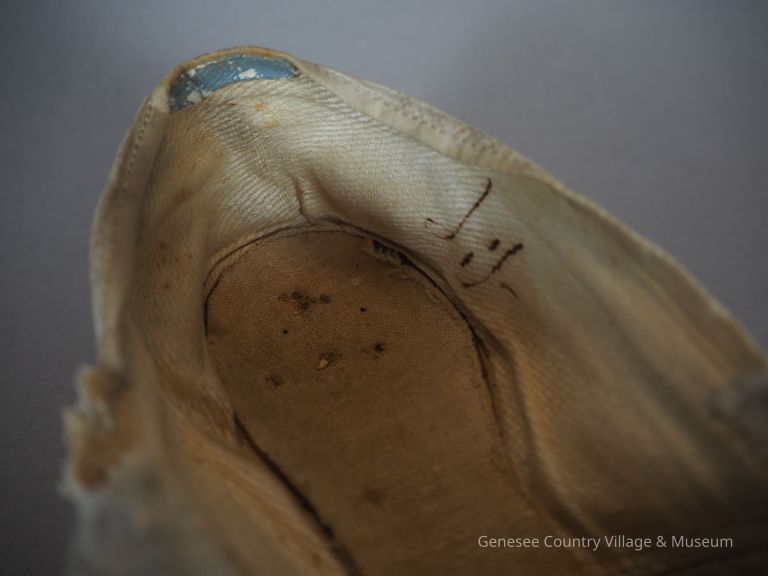 Slippers - Image 11