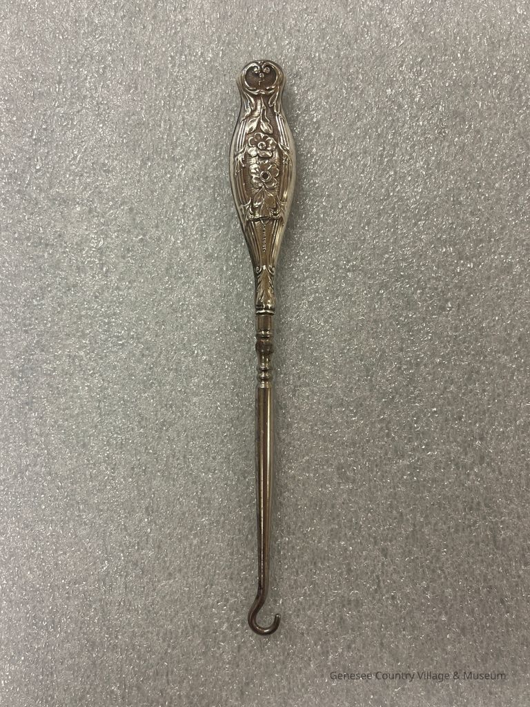 Buttonhook