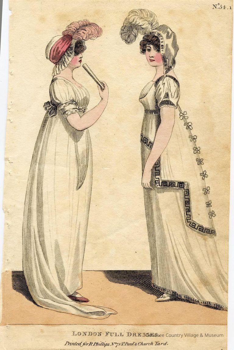 2 Ladies in London Full Dress
