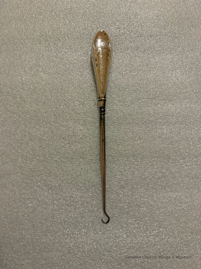 Buttonhook
