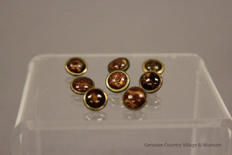 Button - Image 3