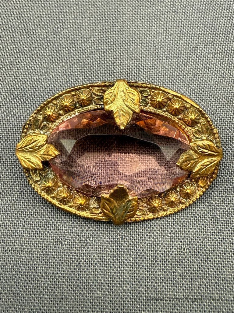 Brooch - Image 2