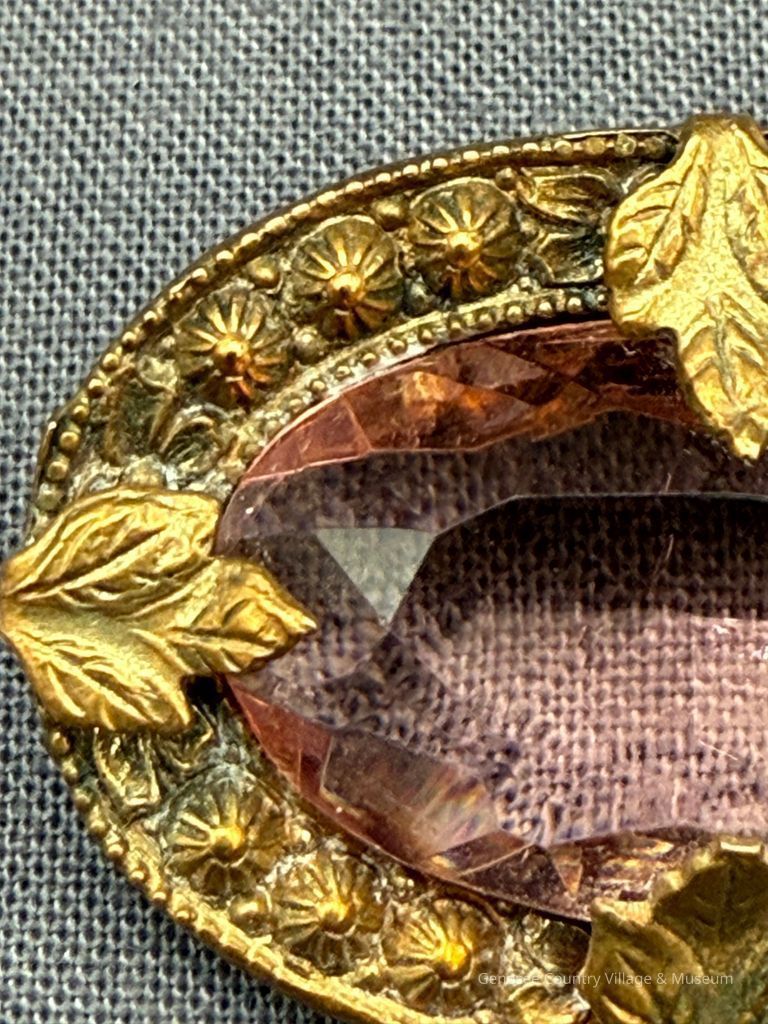 Brooch - Image 3