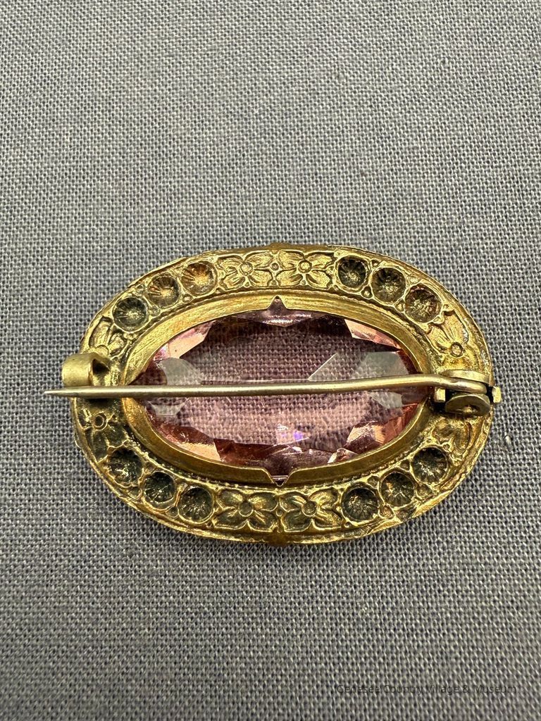 Brooch - Image 4