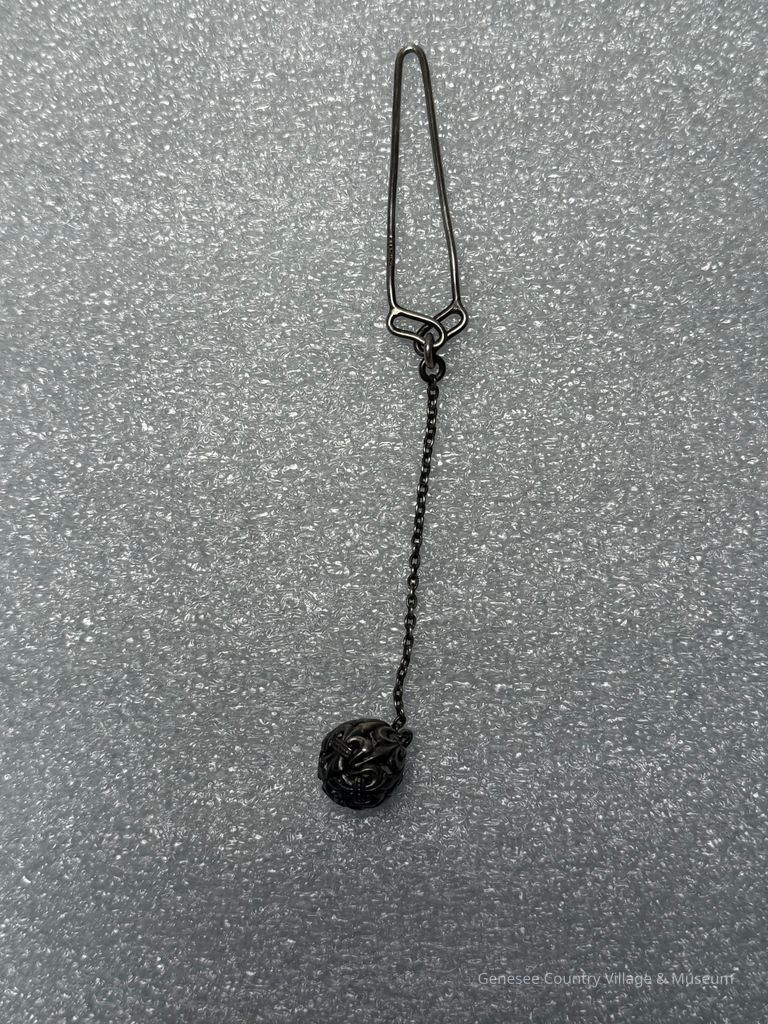Buttonhook