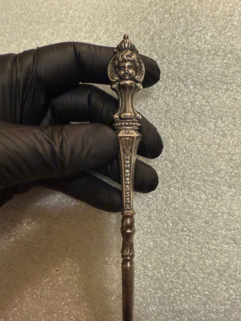 Buttonhook - Image 2