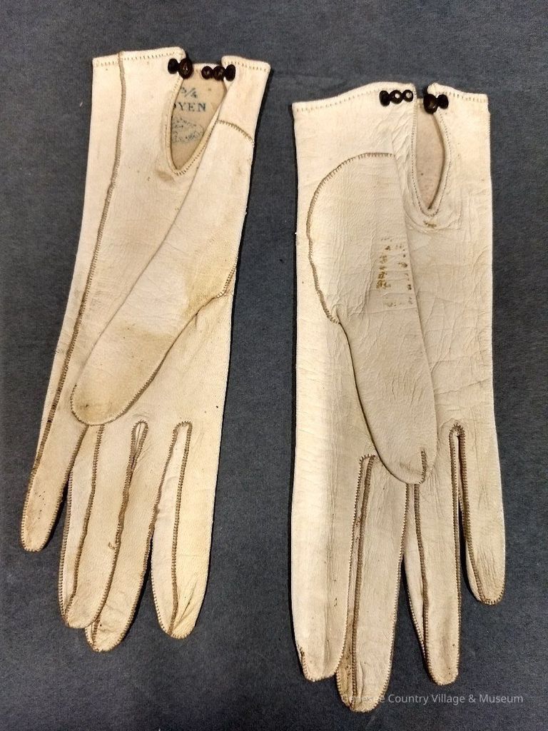 Glove - Image 2