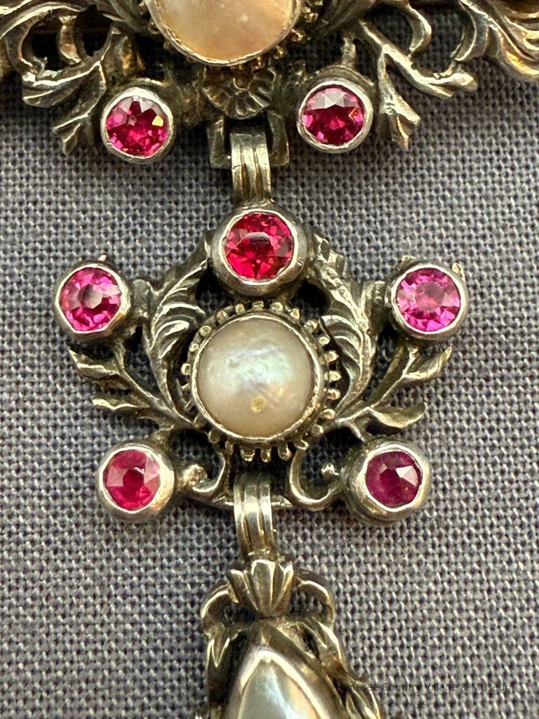 Brooch - Image 2