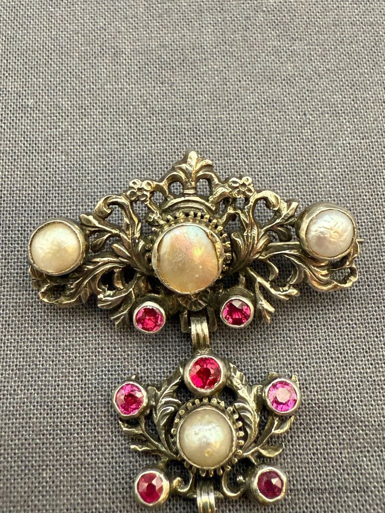 Brooch - Image 3