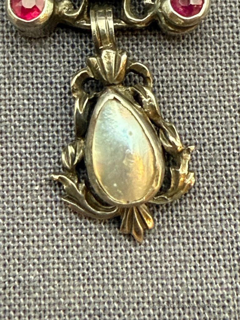 Brooch - Image 4