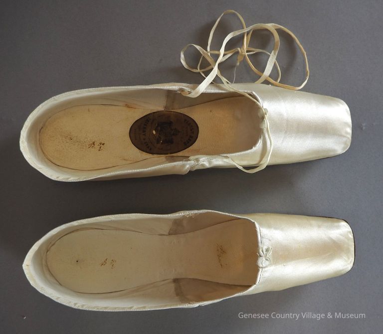 Slippers - Image 3