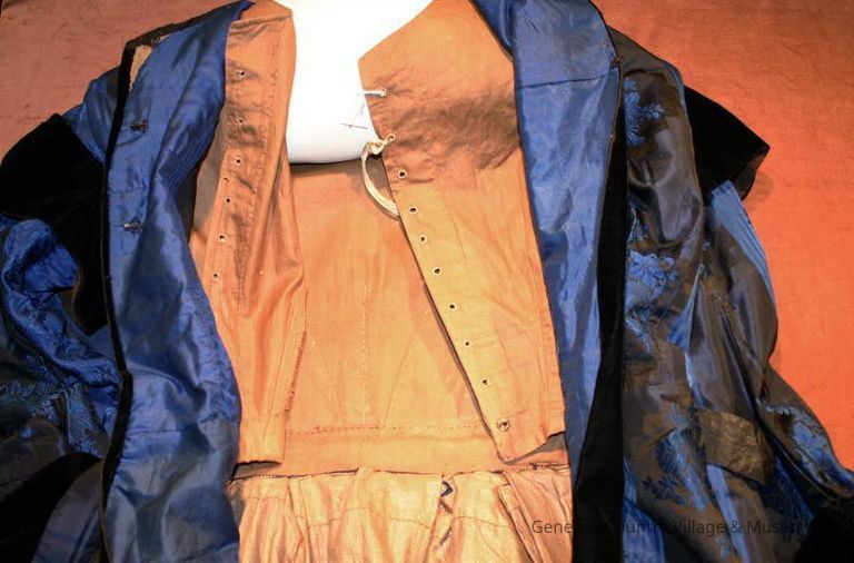 Gown, Dressing - Image 3