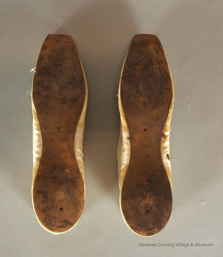 Slippers - Image 9