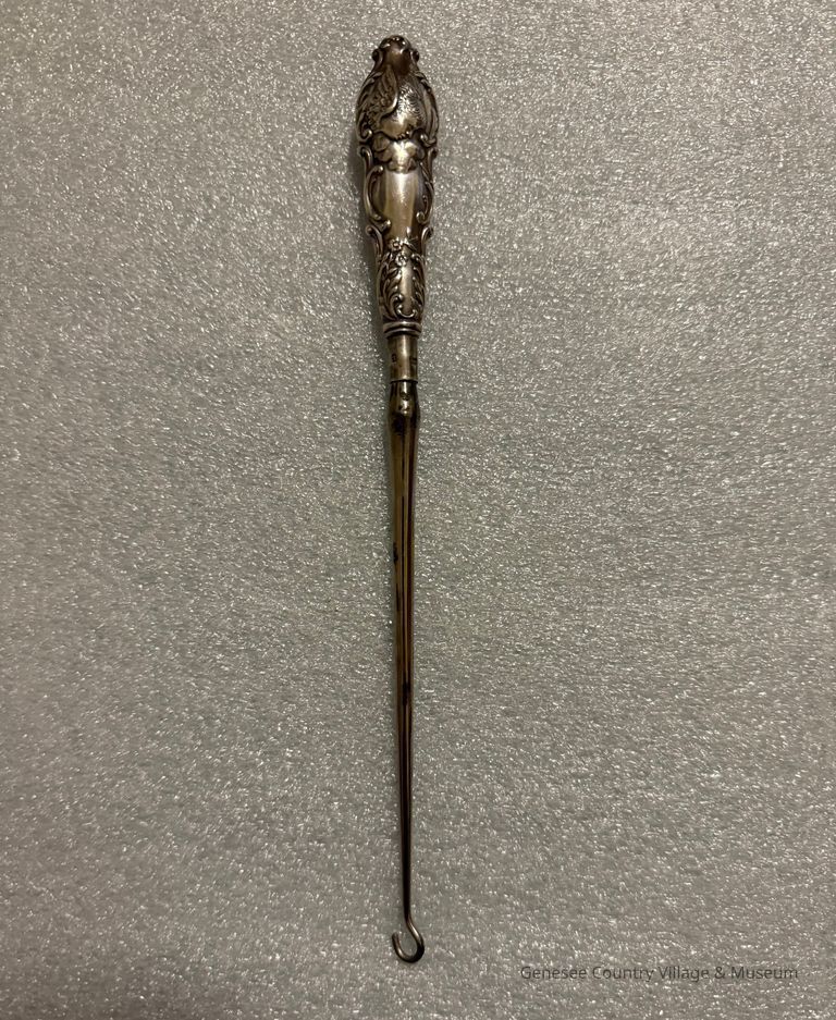 Buttonhook