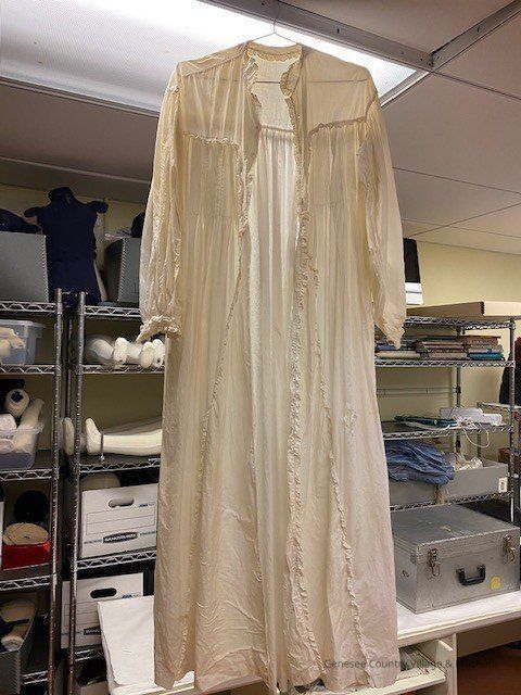 Gown, Dressing