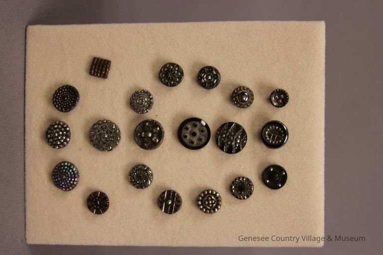 Button - Image 10