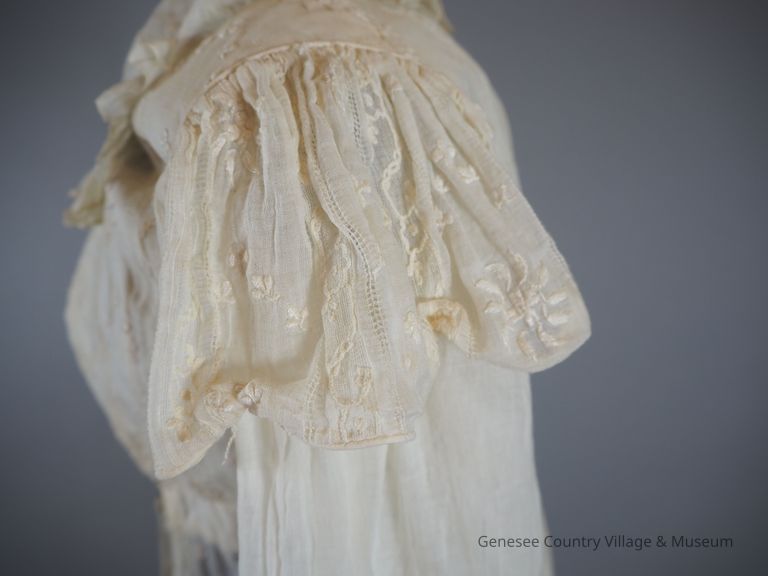 Pelisse - Image 17