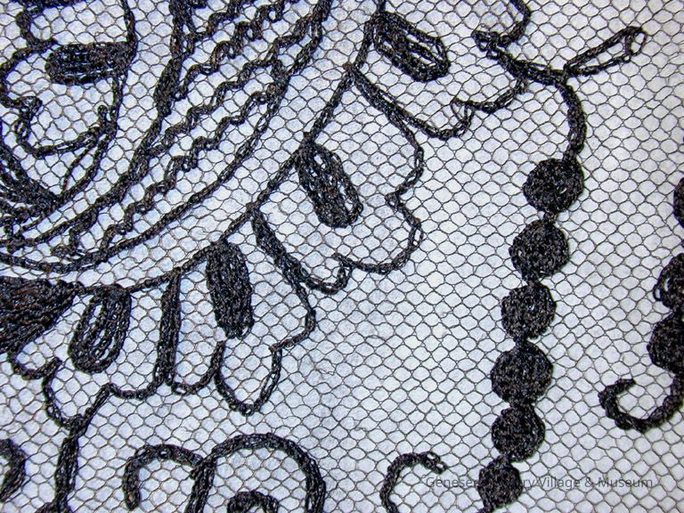Veil, Bonnet - Image 2