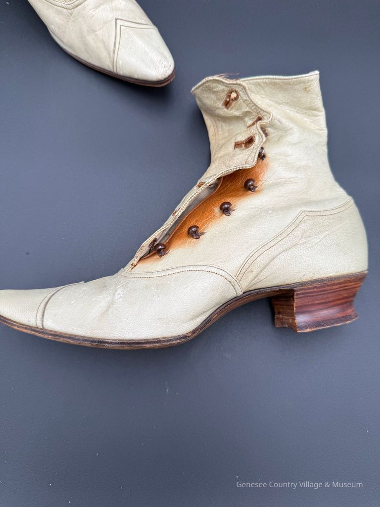 Bootees - Image 2