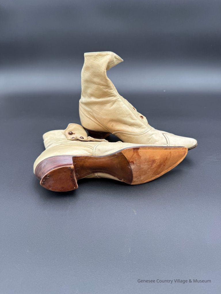 Bootees - Image 3