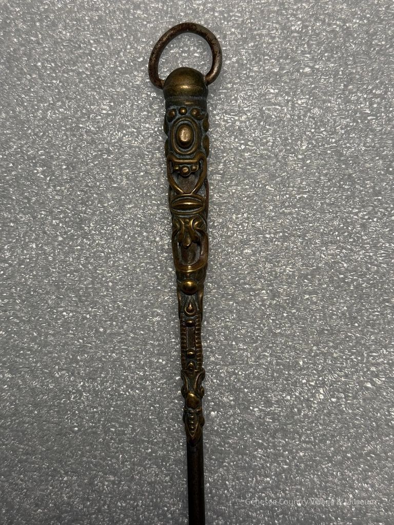 Buttonhook