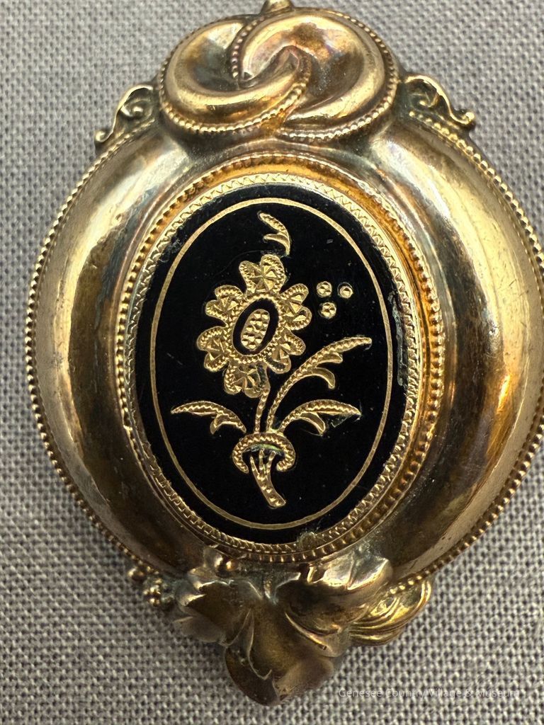 Brooch - Image 4