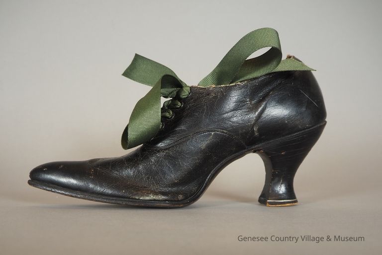 Shoes - Image 5